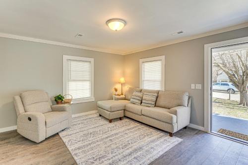 Close to Shops, Eats and Hospital Roxboro Retreat