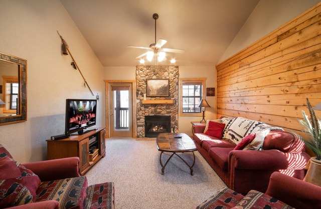 Close to Shows, Shopping & Dining - Cabin in the Heart of Branson