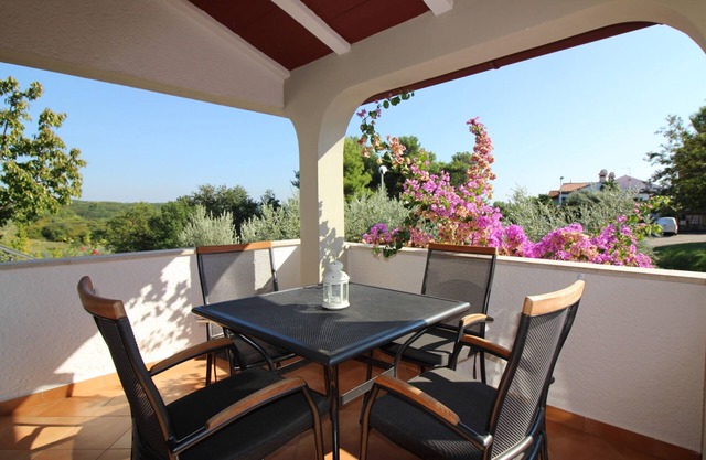 Close to the beach, air-conditioned, quiet location, family-friendly