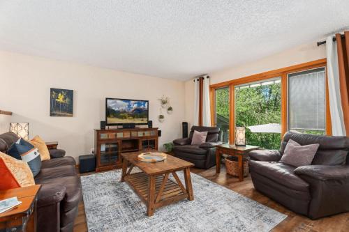 Close to Trails, Parks & Open Space! Amazing Yard!