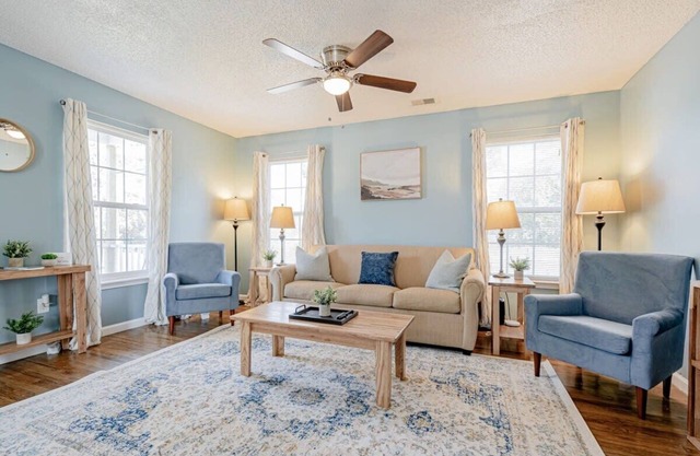 Close to USC & Midtown-Downtown - Newly Renovated!