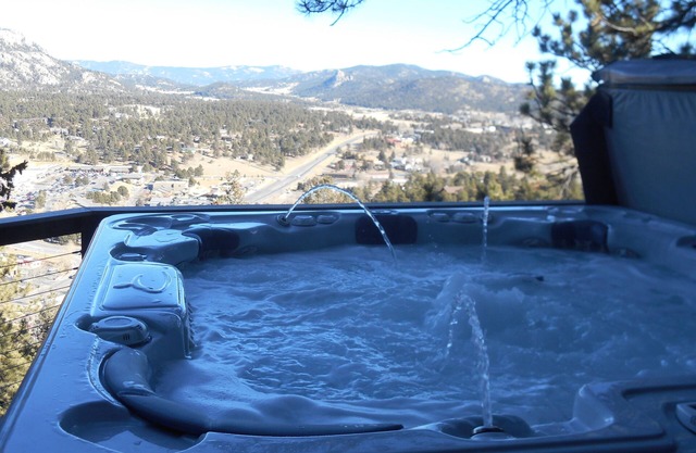 Cloud Nine! The Mtns are Calling Best Views Close to Town and RMNP Quiet Area