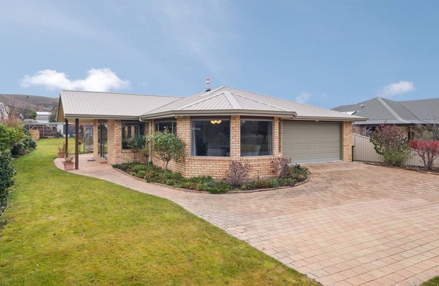 CLYDE GOLFER'S RETREAT - CLYDE HOLIDAY HOME, family friendly in Clyde