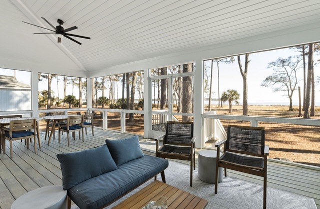 Coastal Carolina Cottage- Oceanfront sleeps 20!