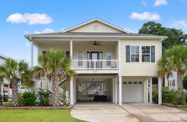 Coastal escape with private saltwater pool just 2 blocks from the beach in North Myrtle