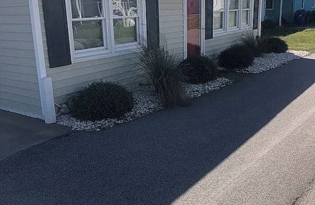 Coastal Getaway Just Steps to Sand, Pier, Fishing & The Best Dining in the area!