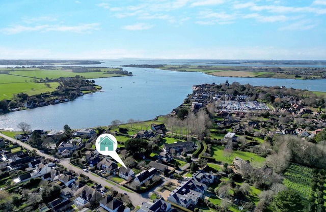 Coastal Retreat in Picturesque Bosham