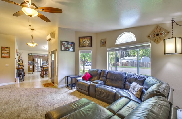 Coastal Retreat Near Redwoods & 2 Miles to Beach!