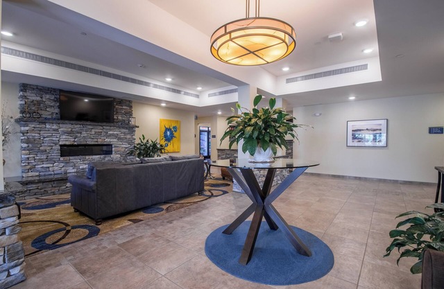 Cobblestone Inn & Suites - St Marys