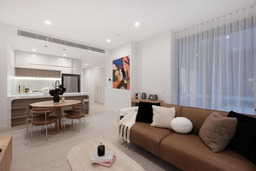 'CoCo' 2-BR Apt in the heart of Burwood with free parking
