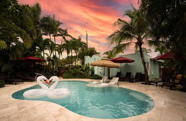 Coco Plum a Charming Retreat w/Heated Pool