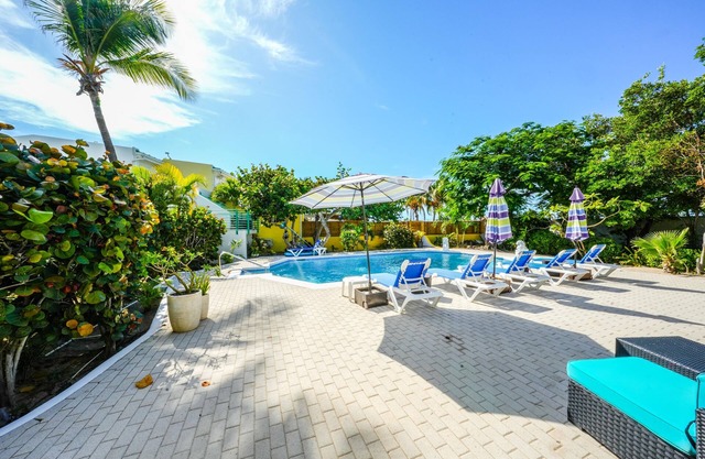 Cocos Beachfront Breeze