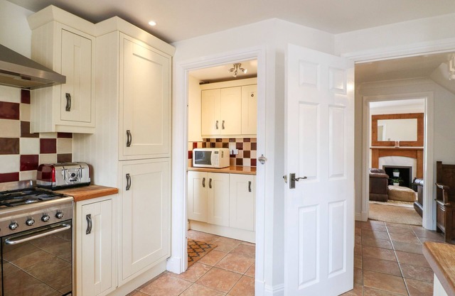 COL DU CRICH, family friendly, character holiday cottage in Crich