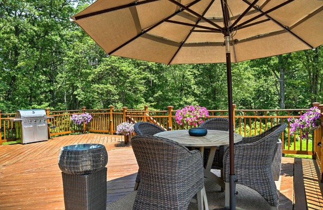 Colonial-Style Warwick Retreat - 1 Hour to NYC!