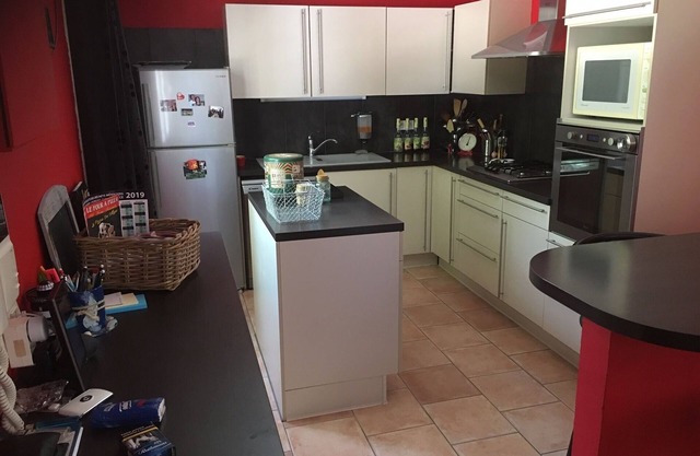 Come and spend your vacations in our 3 * listed house in Caumont sur Durance (84510).