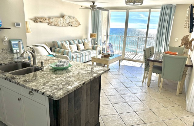 Come stay at DRIFT AWAY- 1 bedroom gulf front condo with free beach chairs