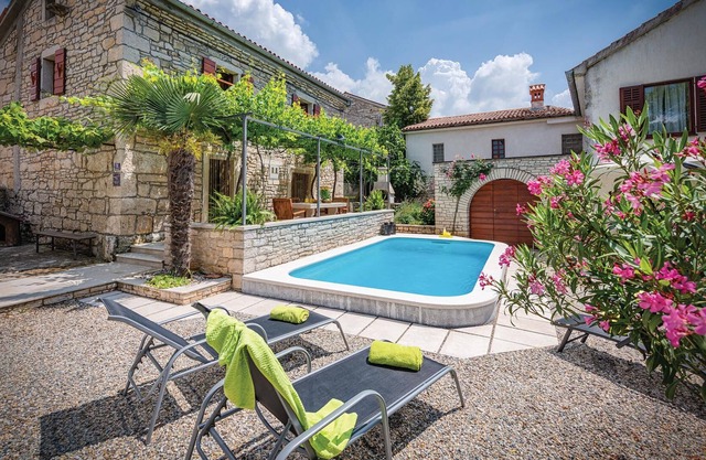 Come to the countryside of Istria and enjoy a relaxing vacation in a quiet area.