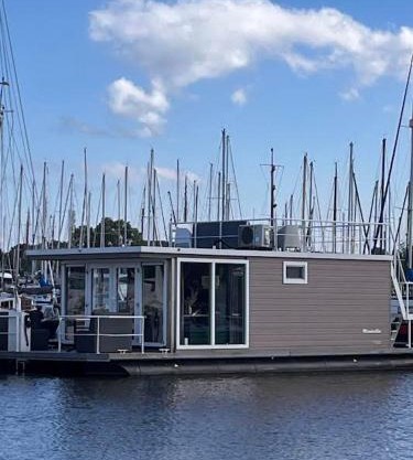 Comfi Winter Houseboat Maatrollie in Monnickendam