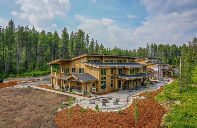 Comfort & Adventure @ This Glacier Park Condo w/Hot Tub & Stunning Views #2-3