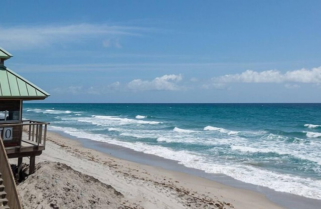 Comfort & Convenience! Pet- Friendly Property, Onsite Pool, Near Beach