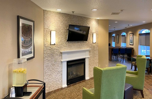 Comfort Inn DeKalb - University Area