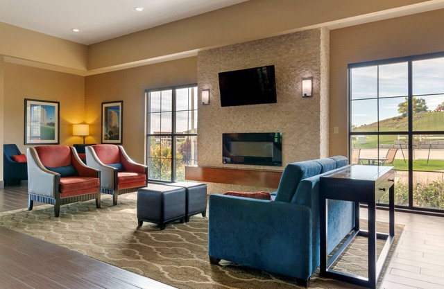 Comfort Inn & Suites Mandan - Bismarck