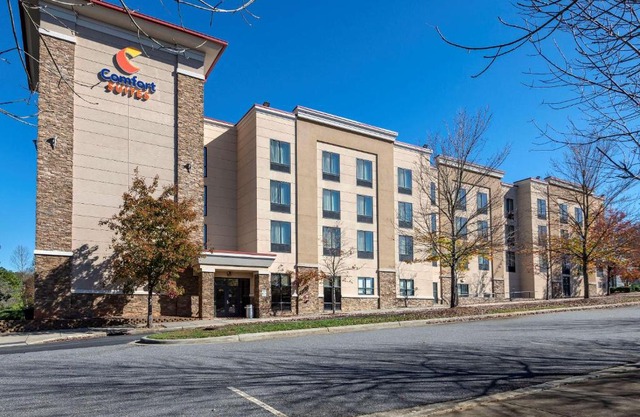 Comfort Suites Huntersville near Lake Norman