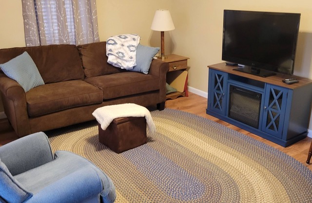 Comfortable 2 bedroom close to Hershey, perfect for traveling nurses!