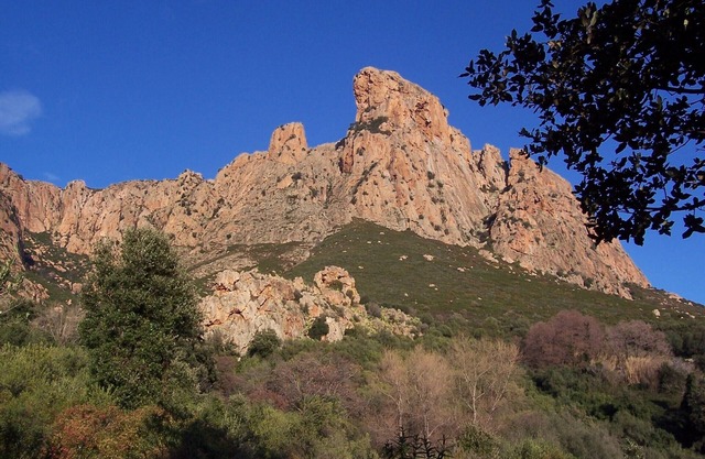 Comfortable 55m² ground floor at the foot of Mount Gozzi in Piscia Rossa (Appietto)