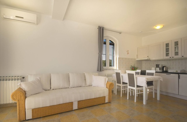 Comfortable and charming apartment, beside the nature park