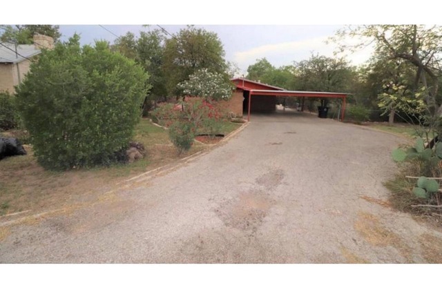 Comfortable and Secluded Home in Quiet Area