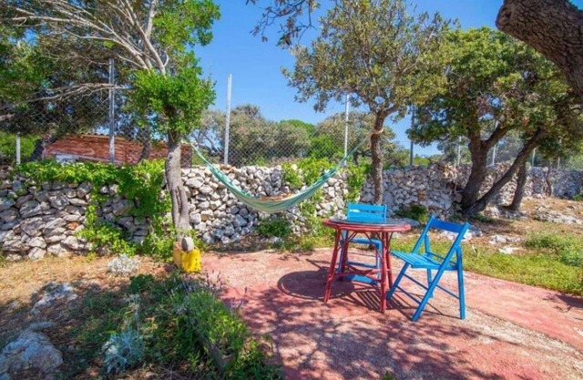 Comfortable and spacious apartment with balcony and sea view Bonić, Lošinj (A-23056-d)
