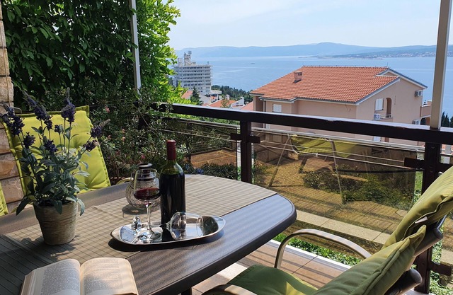 Comfortable apartment with sea view, close to the beach, family-friendly, WiFi