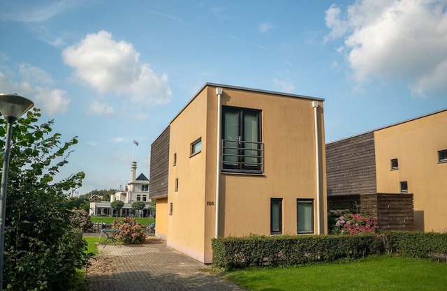 Comfortable bungalow for 6 persons at the waterfront
