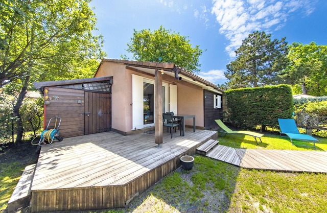 Comfortable Chalet Near the Beach and Marina – Garden, Parking, Leisure Facilities