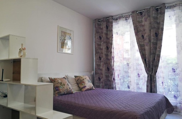 Comfortable Ground Floor Studio