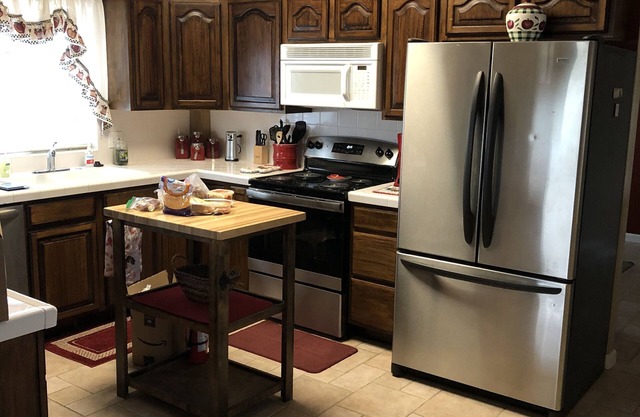 Comfortable Home on 5 acres - Easy access to Colorado Springs & Denver