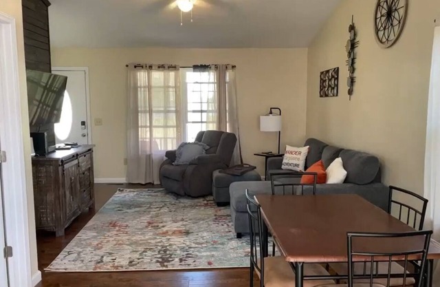 Comfortable house in Johnson City