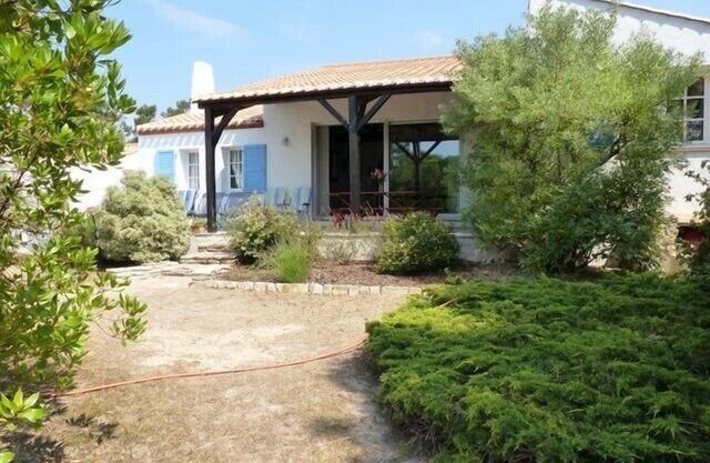 Comfortable house150 M from the sea, facing the Bois des Eloux, 6bikes and Wifi free of charge