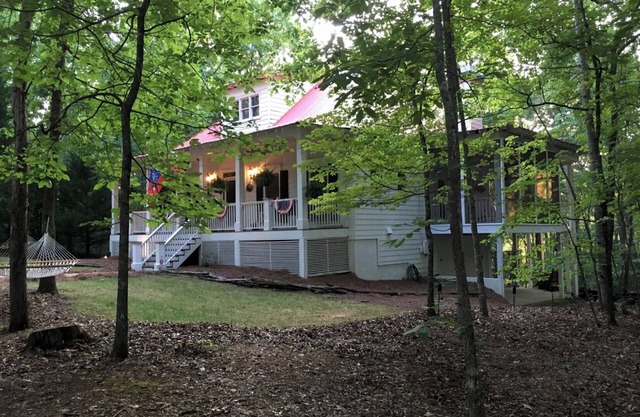 Comfortable Mountain Home with Access to Private Dock on Lake Burton