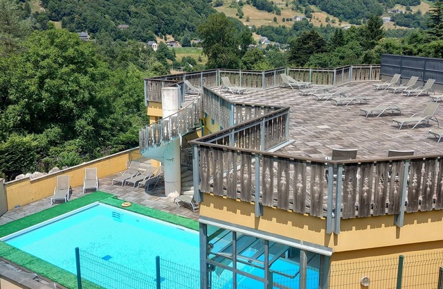 Comfortable T2 with balcony in residence with swimming pool