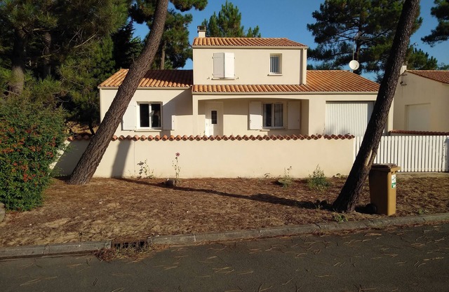 Comfortable villa, direct access to sea and forest