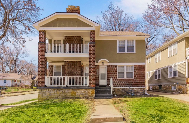 Comfy 4BR Near Hospitals, UMKC, Brookside, and Plaza