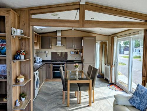 Comfy & Cosy family loving Home