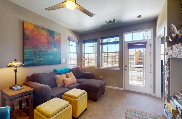 Comfy dog-friendly condo with hot tub, pool, tennis, firepit & fireplace