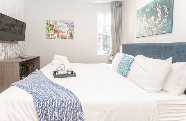 Comfy King Bed Studio 💎 WiFi+Parking+Walk to All