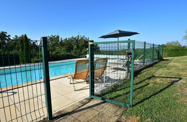 Comfy villa near Alvignac with private pool