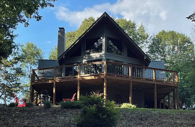 Complete 2025 remodel! Lakefront. Deep Water. Quiet Cove. Convenient to Clemson.