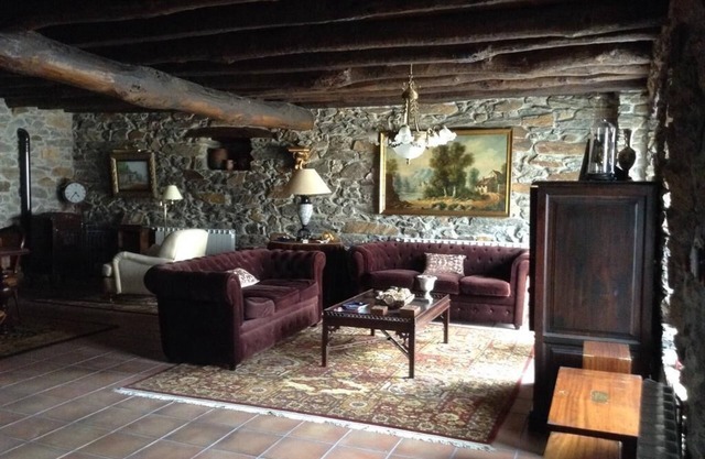 Complete rural house.