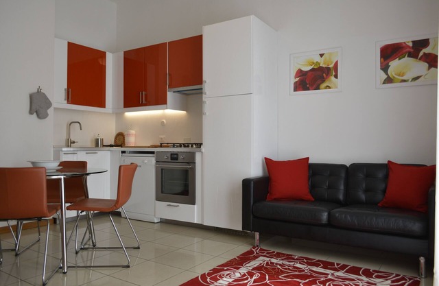 Completely renovated apartment, 100 meters from the sea with Wi-fi